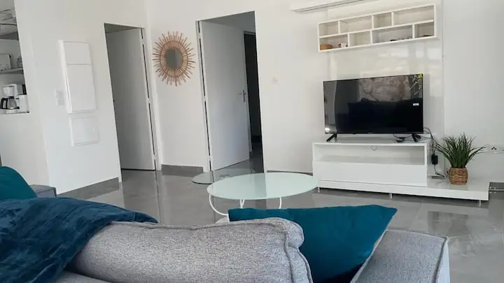 Deuxième vue du salon de la Villa Outaouais